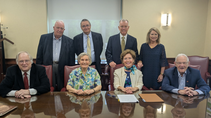 Front row (from left): Dr. Ben Martz, dean of ϳԹUniversity’s College of Business and Recreation; Dr. Bonnie Stubblefield; Dr. Mary J.C. Hendrix, president of ϳԹUniversity; Rear Adm. Bill Stubblefield, Ret., Ph.D.
Back row (from left): Hoy Shingleton, Esq.; K. Alan Perdue, general counsel, ϳԹUniversity; Austin J. Slater Jr., president, ϳԹUniversity Foundation Board of Directors; Sherri Janelle, executive vice president, ϳԹUniversity Foundation